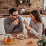 Teekanne aus Glas mit Siebeinsatz