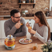 Teekanne aus Glas mit Siebeinsatz
